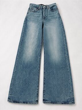 Levi’s Ribcage Wide Leg Jeans NWT – Size 24x32 – Super High Rise Denim